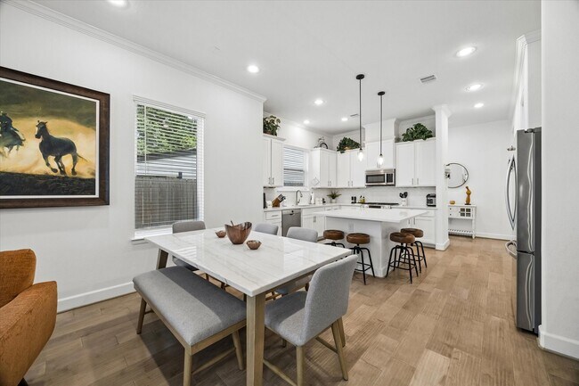 Building Photo - 311 Sikes St