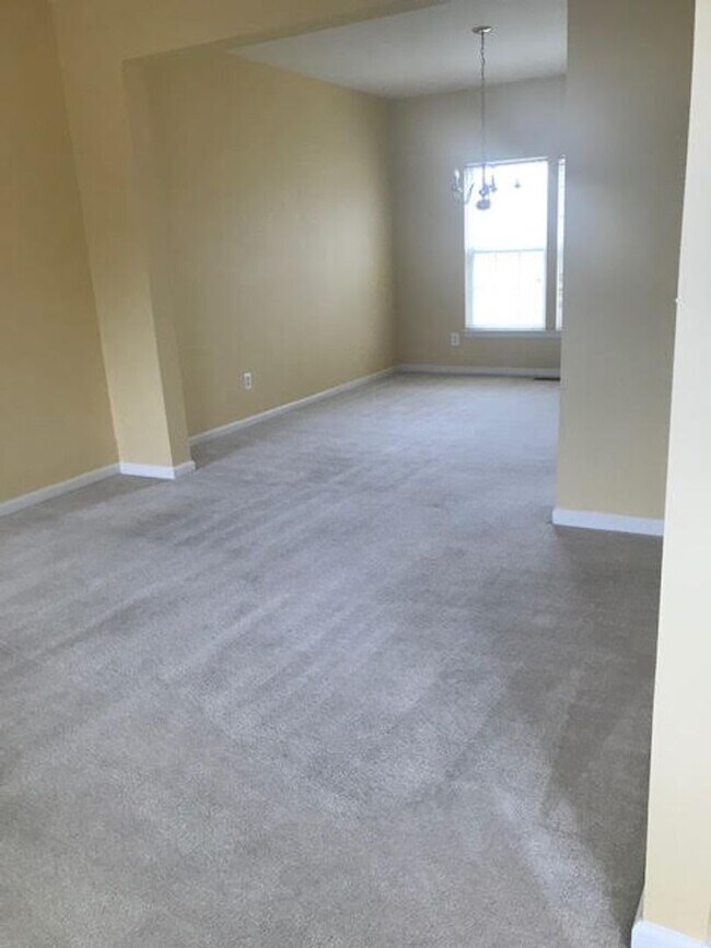 Building Photo - 2025 Germander Way