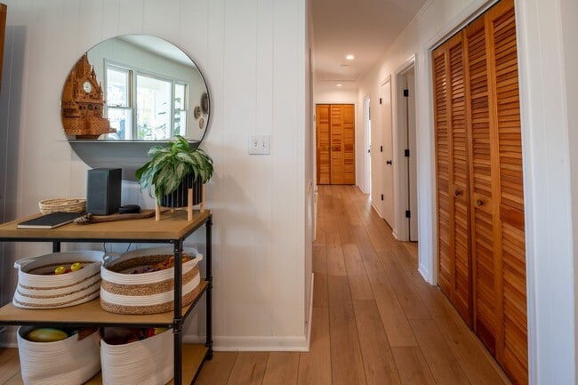 Building Photo - FURNISHED OFF-SEASON BEACH HOME NOW AVAILABLE