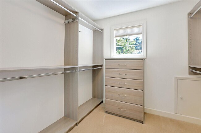 Building Photo - 13993 Alta Vista Ave