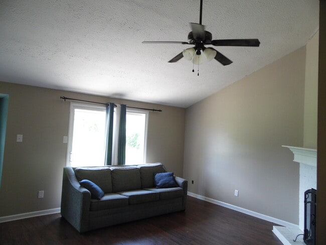 Building Photo - 904 Wyndham Hills Dr