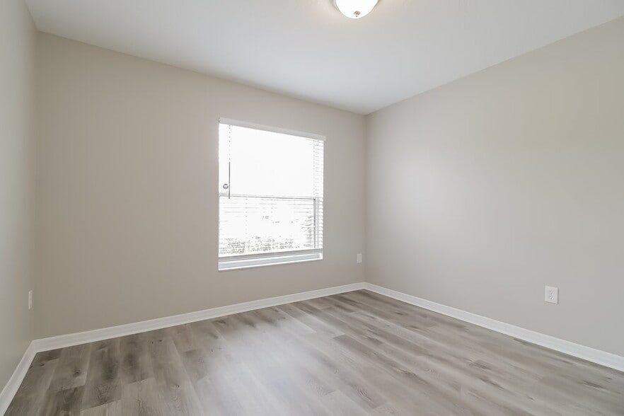 Building Photo - 320 Bella Rosa Cir