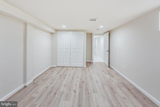Building Photo - 4617 Creek Shore Dr
