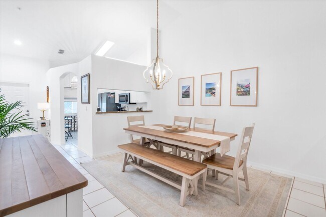 Building Photo - ***ANNUAL UNFURNISHED***NOW AVAILABLE***NO...