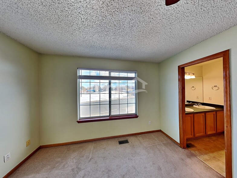 Building Photo - 4077 Ensenada St