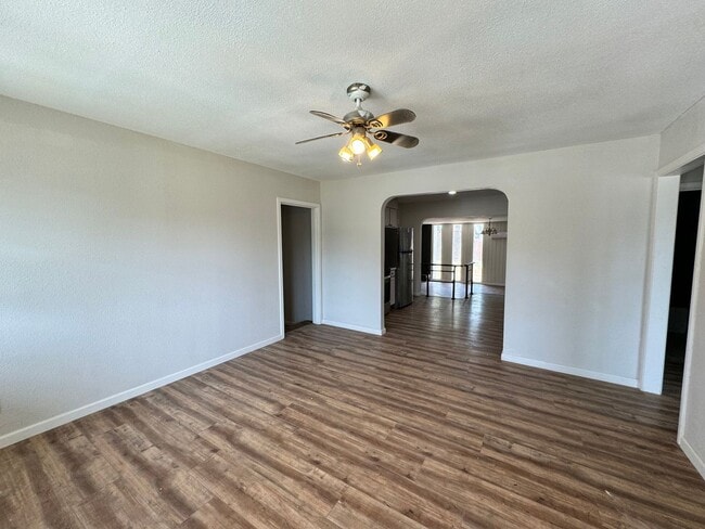 Building Photo - 4 Bedroom 2 Bath Home with Updates! Great Location!