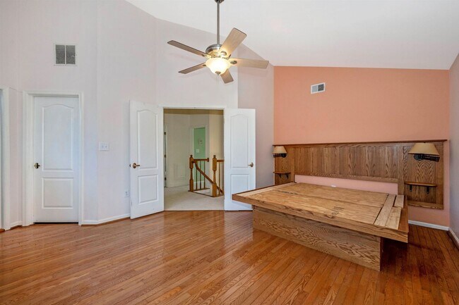 Building Photo - WELLER ESTATES