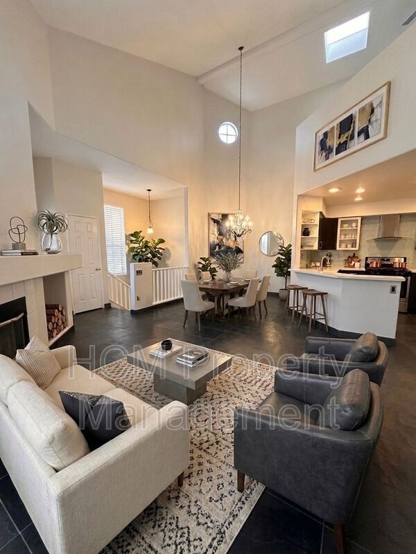 Building Photo - 25133 Via Azul