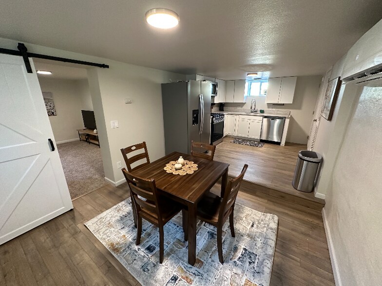 Building Photo - 421 S Prospect St