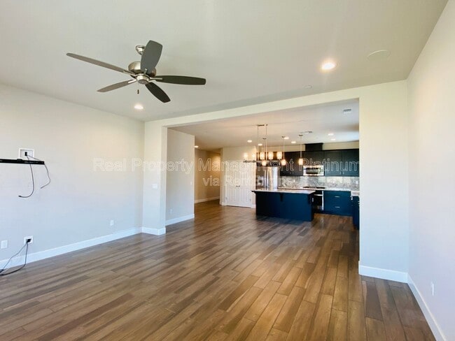 Building Photo - 1046 Lindsay Ln