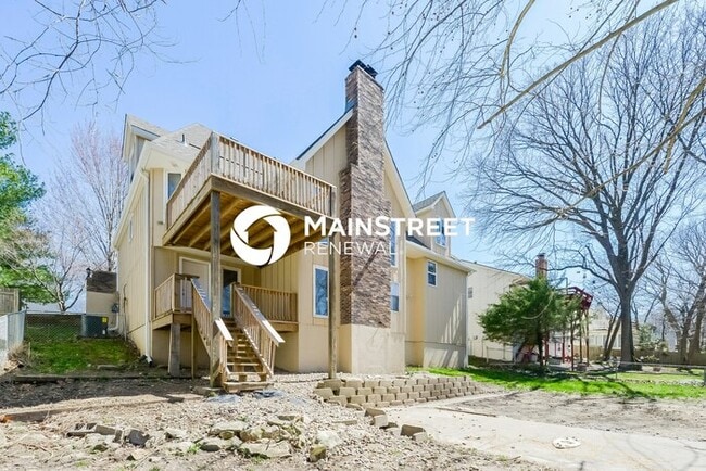 Building Photo - 5 Bedroom Pet-Friendly Home in Kansas City...