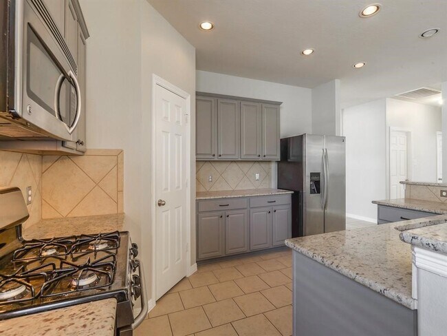 Building Photo - 5511 Wild Milberry Dr
