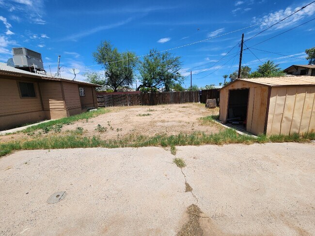 Building Photo - 216 N Casa Grande Ave