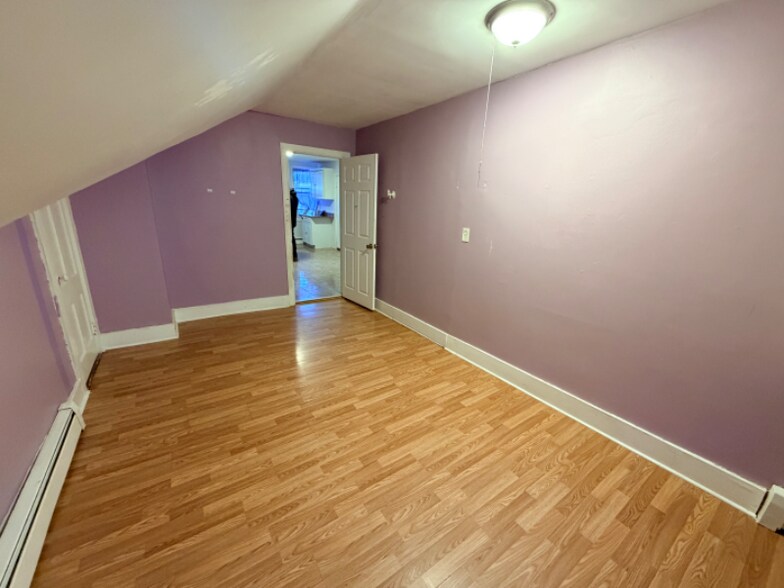 Building Photo - 103 Smalley St