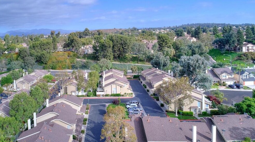 Building Photo - 26222 Fern Glen