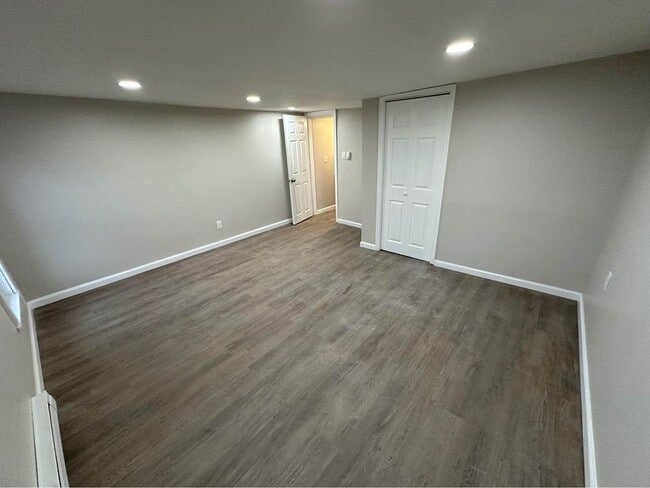 Building Photo - 216-218 Crane St