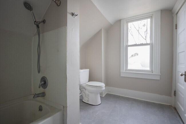 Building Photo - 116 Kennet Ct NW