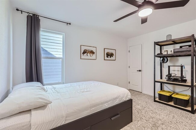 Building Photo - 213 Majestic Cedar Dr