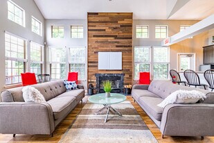 Building Photo - Prime on the Hill