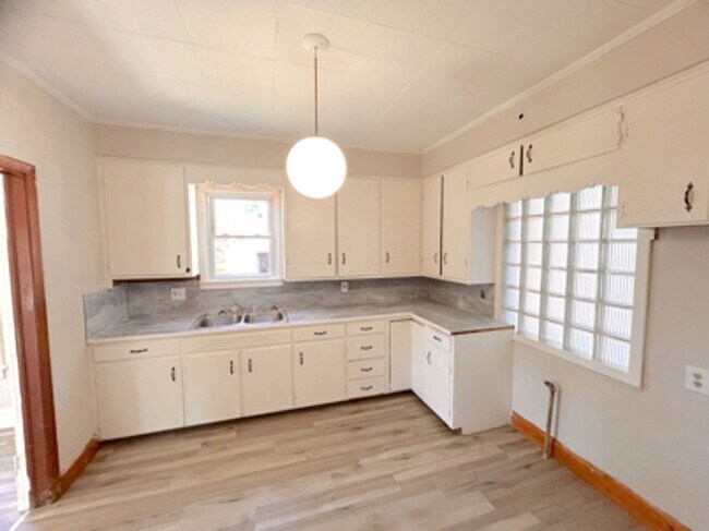 Building Photo - 3 Bed 1 Bath