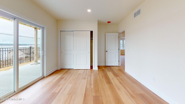 Building Photo - 544 NY-9P