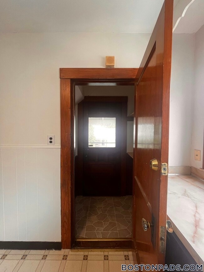 Building Photo - 468-470 Gallivan Boulevard