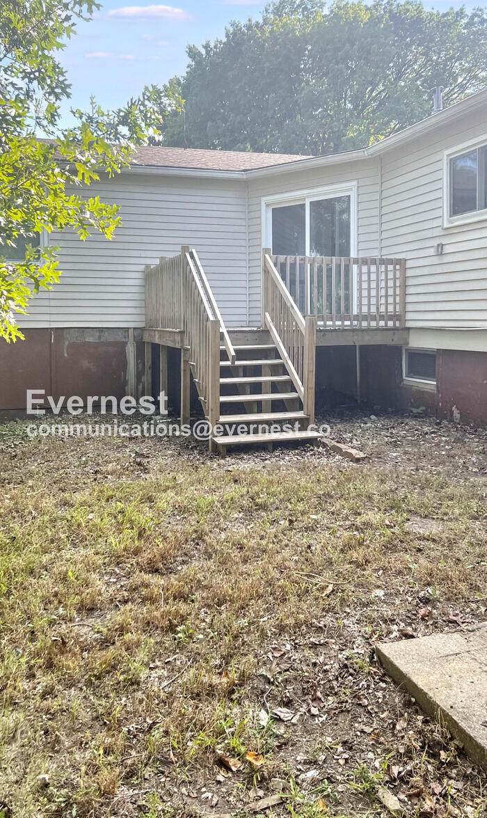 Building Photo - 13617 Craig Ave