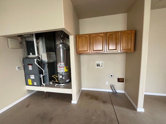 Building Photo - Upgraded and Beautiful Spacious 4 Bedroom ...