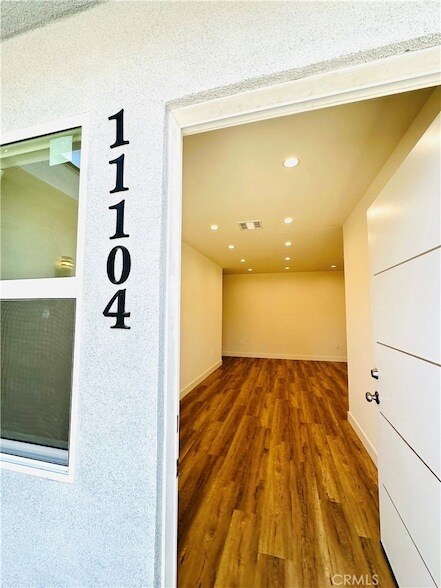 Building Photo - 11104 Oxnard St