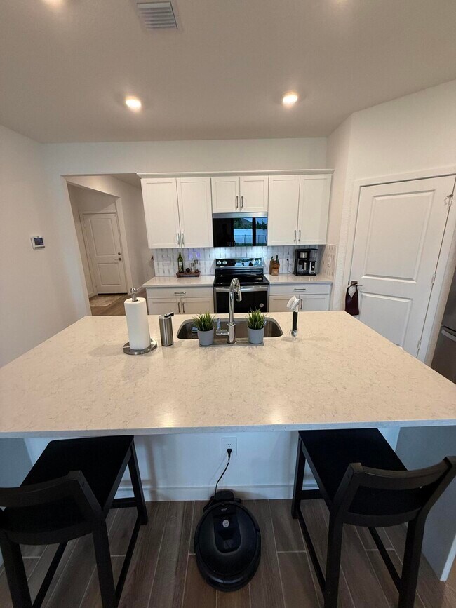 Building Photo - 1653 NE Ocean Dunes Dr