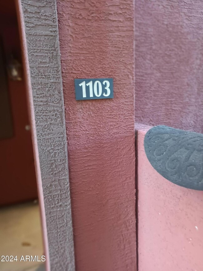 Building Photo - 1920 E Bell Rd