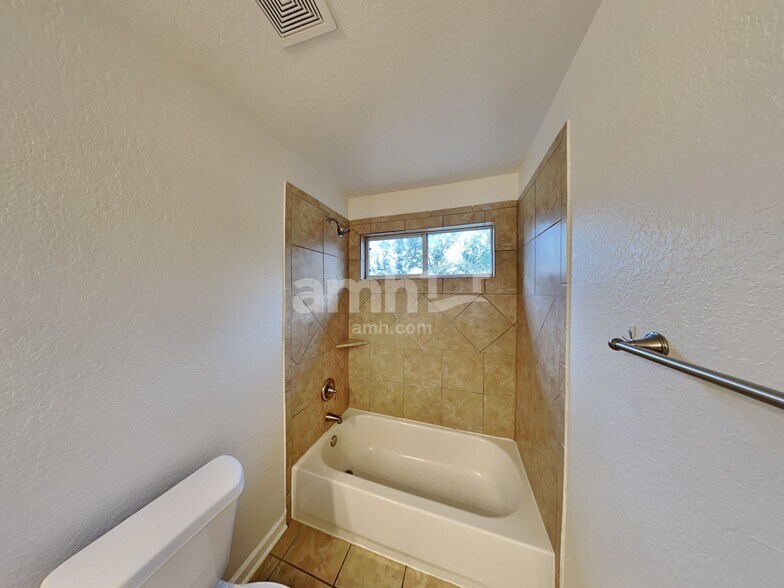 Building Photo - 10630 Buck Park