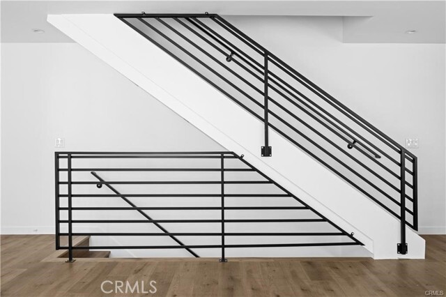 Building Photo - 6832 Hazeltine Ave