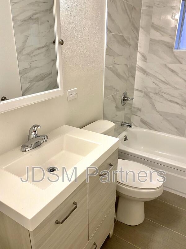 Building Photo - 1415 N Pearl St