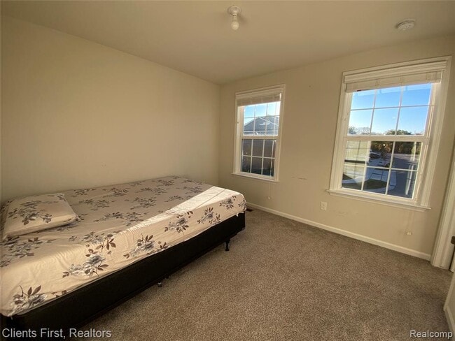 Building Photo - 22490 Woodbridge Ln