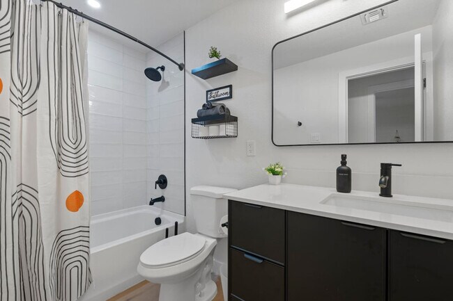 Building Photo - 4403 N 13th Pl