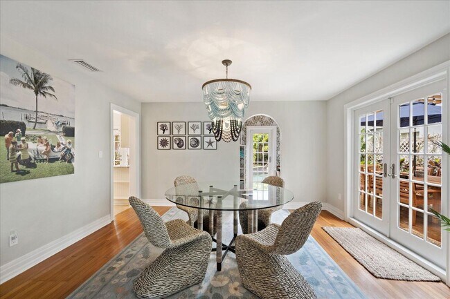 Building Photo - 221 Greymon Dr