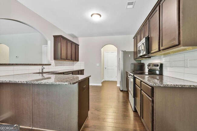 Building Photo - 240 Stillwood Dr