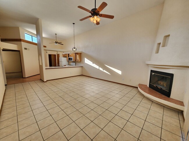 Building Photo - 2050 Pinecone Way