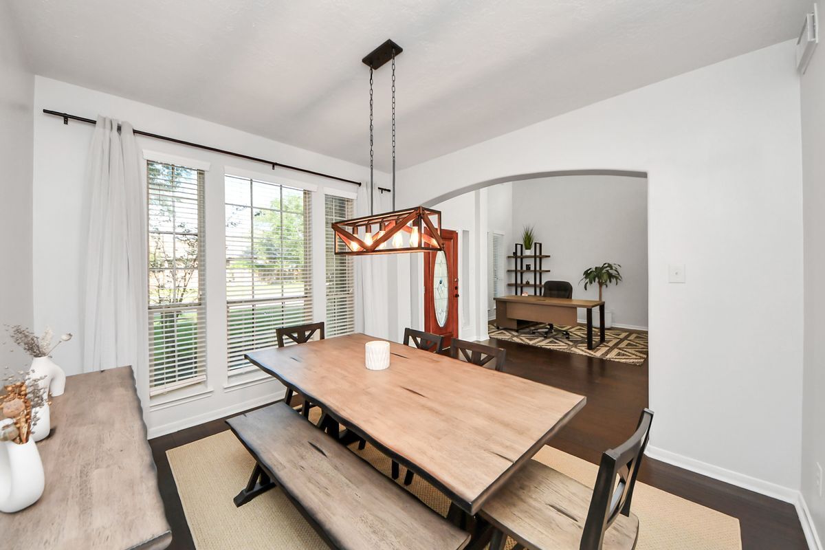 Building Photo - 30214 Vinebriar Dr