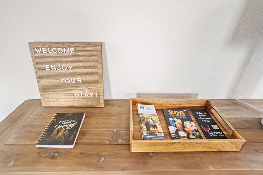 Building Photo - 11590 Maidstone St