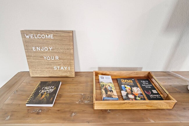 Building Photo - 11590 Maidstone St