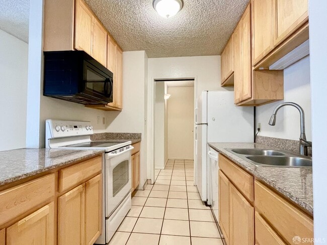 Building Photo - 400 Davey Glen Rd