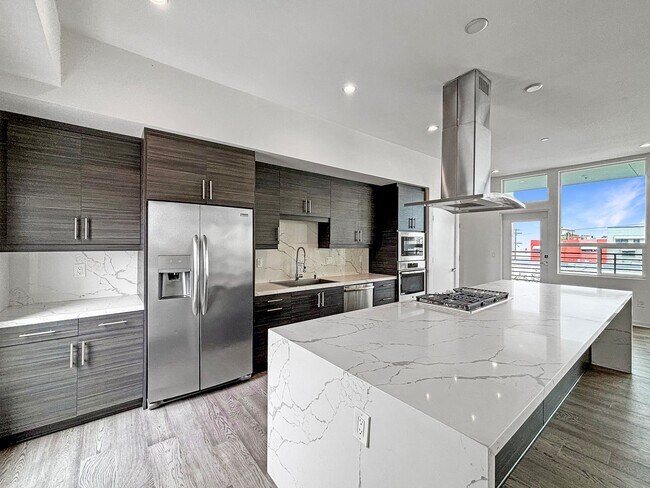 Building Photo - Modern 2BD/2BA Condo in North Park W/ High...