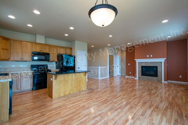 Building Photo - 4 bedroom, 3 bathroom in Wellington