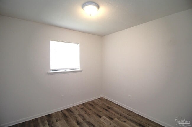 Building Photo - 404 Ladybird Ln