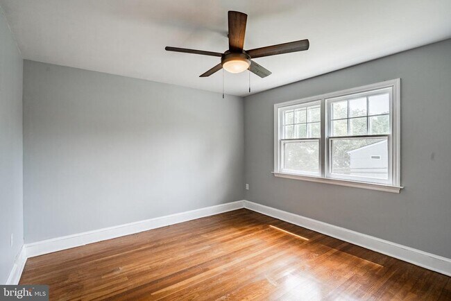 Building Photo - 38 Waverly Ave