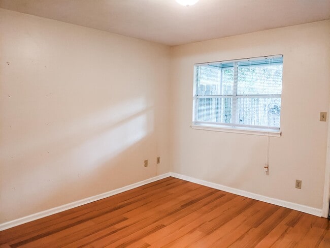 Building Photo - 104 S Whetherbine Way