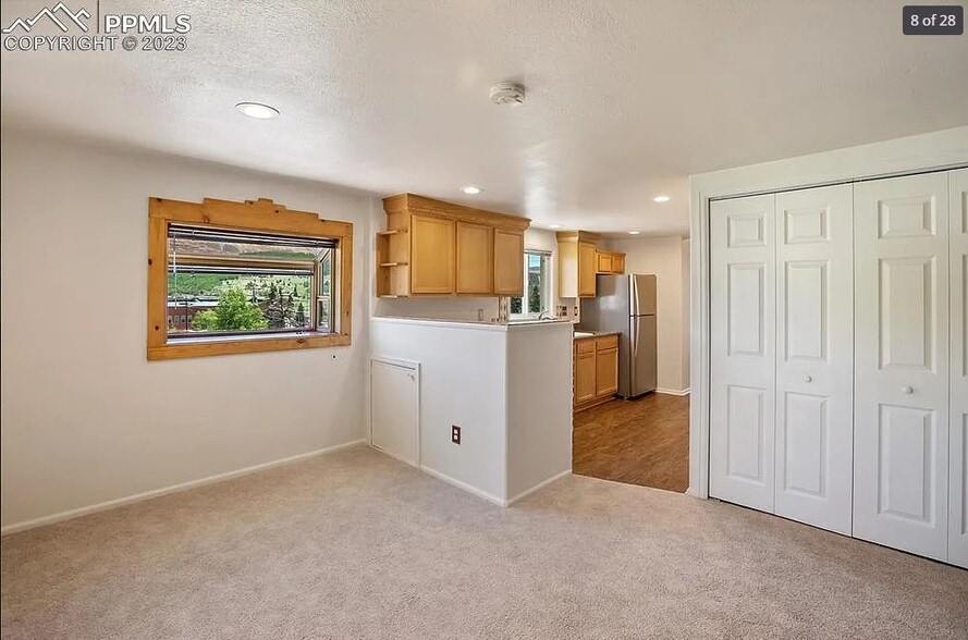 Living Room - 206 W Carr Ave