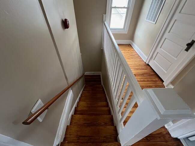 Building Photo - 1414 W Main St